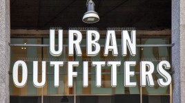 アーバンアウトフィッターズの株価が第1四半期の記録的な収益で上昇：詳細 - アーバンアウトフィッターズ ( NASDAQ:URBN )