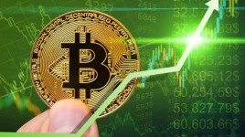 ビットコインが急騰、105,000ドルを突破、2,500億ドルの市場上昇を引き起こす