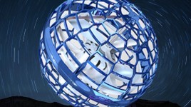 レビュー中のスペース・フライ・ボール：子供向け電動フライングスピナー 空中トリックとスタント用コズミックグローブ