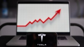 読者が予想するテスラ第1四半期決算、マスク氏の発表 - テスラ ( NASDAQ:TSLA )