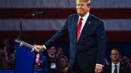 トランプ大統領の貿易と和平交渉、マスクのDOGEが注目、そして市場の混乱予測：今週の政治