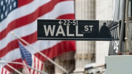 トランプ大統領の自動車関税を受けダウは150ポイント下落、ベリント・システムズは第4四半期の業績不振で下落：物欲指数は引き続き「恐怖」ゾーンに - メルセデス・ベンツ・グループ ( OT