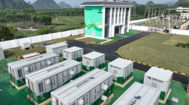 中国のエネルギー貯蔵セクター、価格競争と関税で見通し悪化