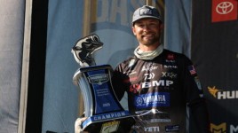 パラニューク、レイク・オキチョビーでバスマスター・エリート6勝目