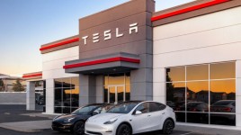 テスラ所有者、イーロン・マスクに破壊行為の増加の中で高度なセキュリティ機能を求める：「今は確かに恐怖がある」 - Tesla ( NASDAQ:TSLA )