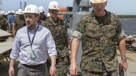 HII、米海兵隊将校をインガルス造船に招待 - Huntington Ingalls Indus ( NYSE:HII )