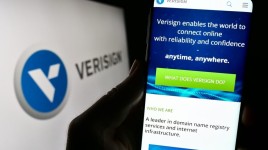 ウォーレン・バフェット氏が支援するこの銘柄は2025年の「トップ・ピック」であり、大きな利益が期待できるとアナリストが指摘 - VeriSign ( NASDAQ:VRSN )